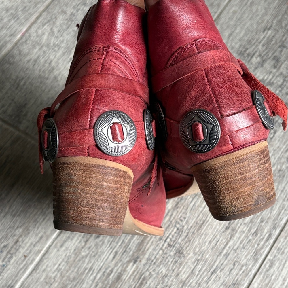 Dolce Vita Red Leather Pointed Ankle Boots with Decorative Buttons - Picture 9 of 12